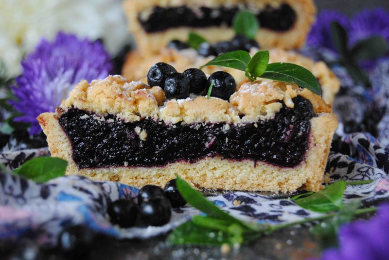 Tarta z aroniowym budyniem