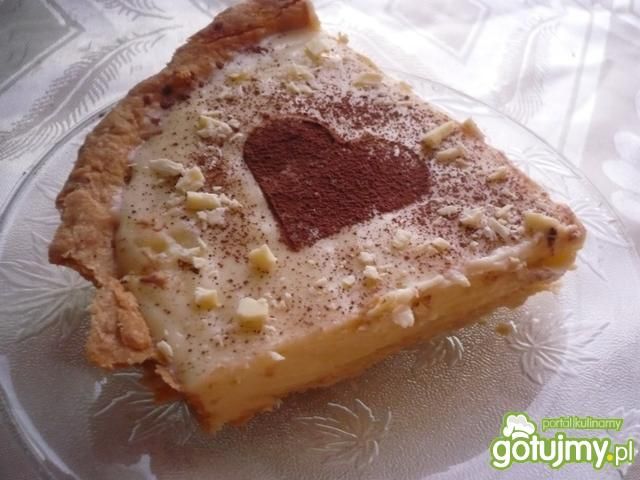 Tarta z białą czekoladą i kardamonem