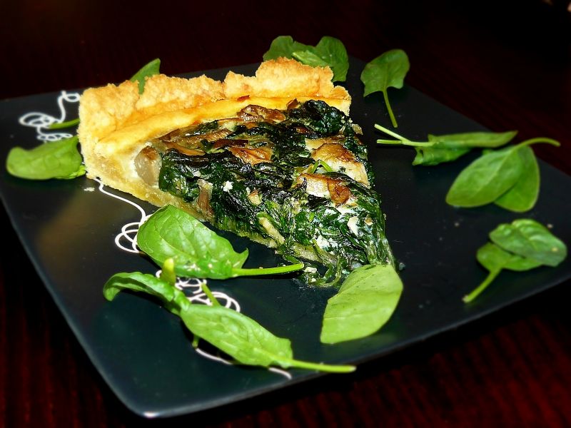 Tarta z boczniakami i szpinakiem Tarta z boczniakami i szpinakiem