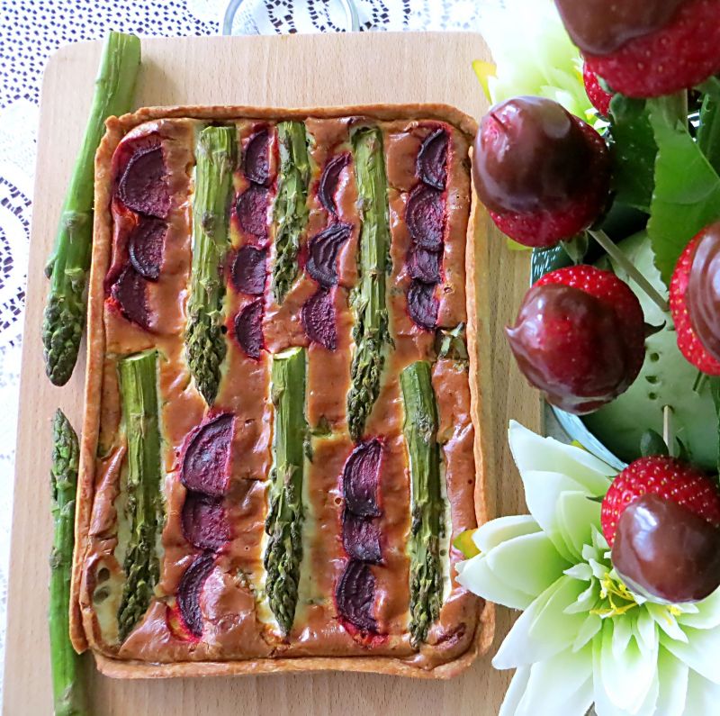 Tarta z botwiną i szparagami  Tarta z botwiną i szparagami