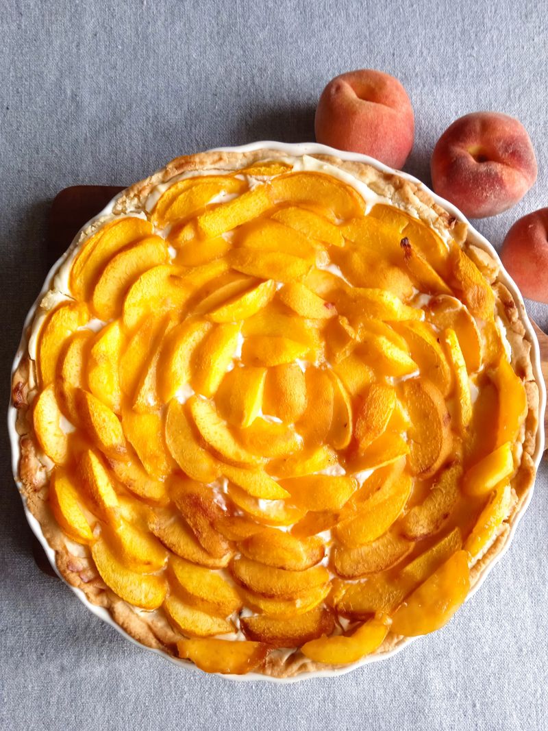 Tartą z brzoskwiniami Tartą z brzoskwiniami