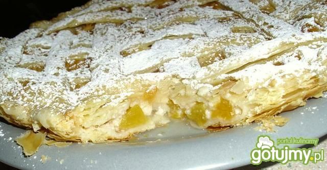 Tarta z brzoskwiniami i marcepanem