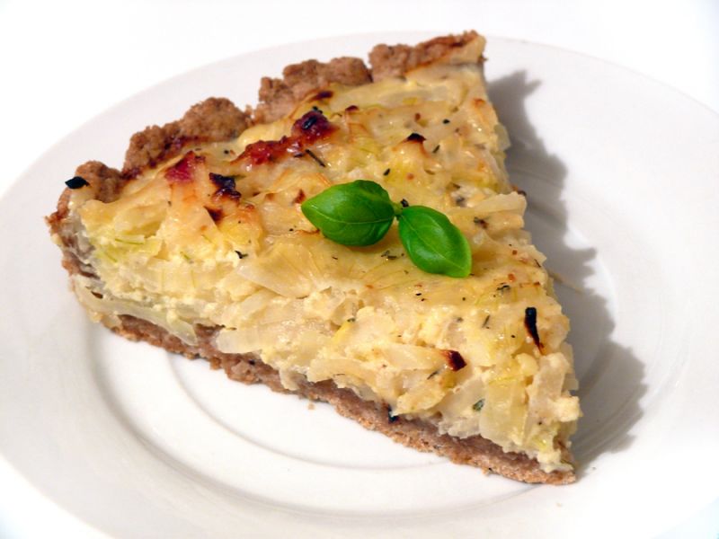 Tarta z cebulą i boczkiem Tarta z cebulą i boczkiem
