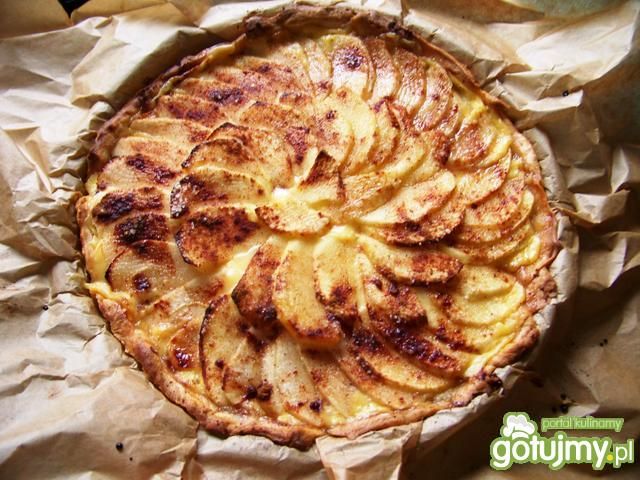 Tarta z custard , jabłkami i cynamonem