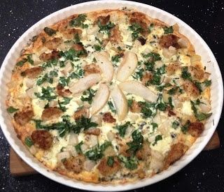 Tarta z gruszkami i serem pleśniowym Tarta z gruszkami i serem pleśniowym