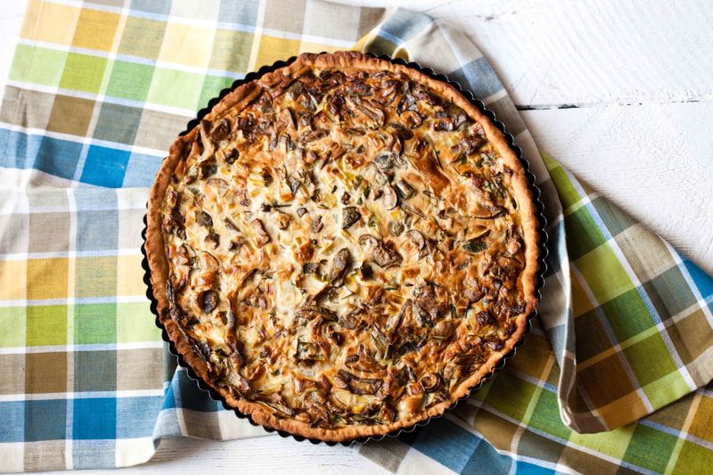 Tarta z grzybami i porami