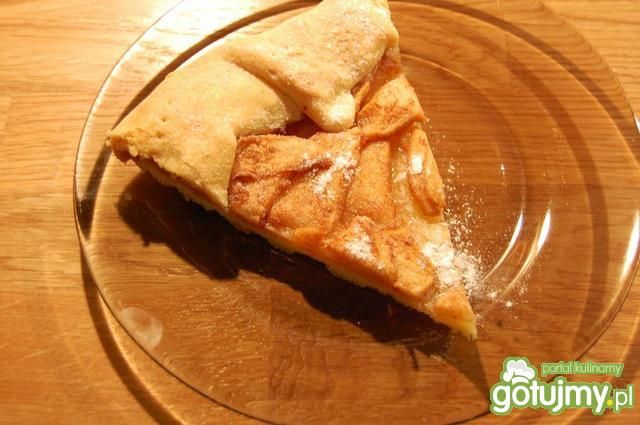 Tarta z jabłkami i cynamonem