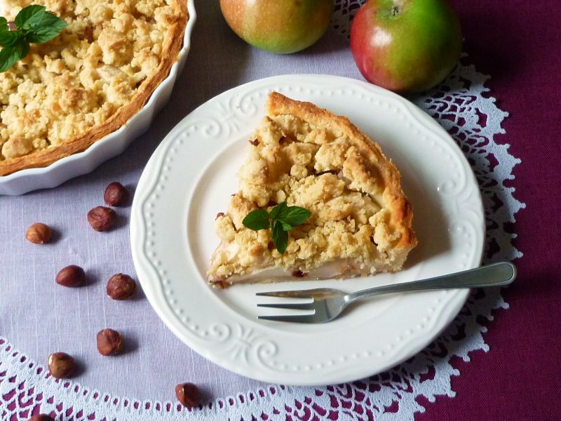 Tarta z jabłkami i konfiturą z płatków róży  Tarta z jabłkami i konfiturą z płatków róży