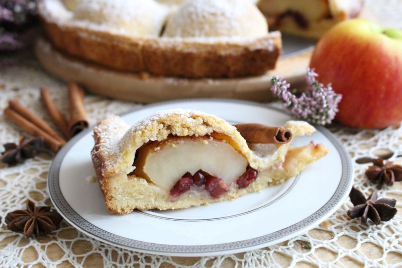 Tarta z jabłkami i żurawiną