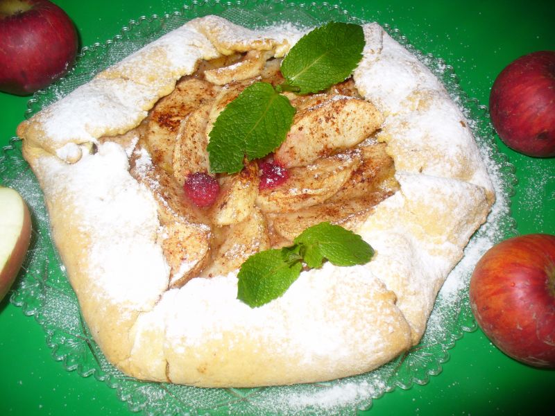 Tarta z jabłkami rustykalna Tarta z jabłkami rustykalna