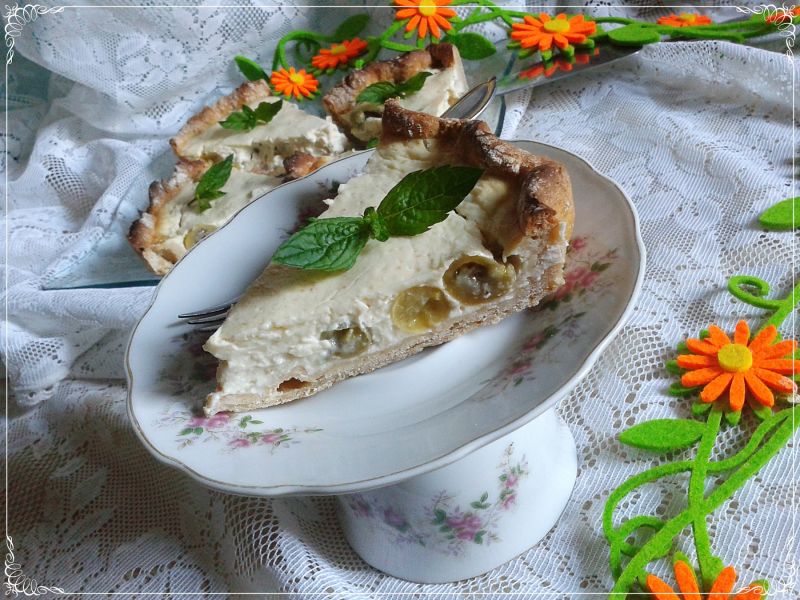 Tarta z kokosowym jogurtem i agrestem w wersji lig