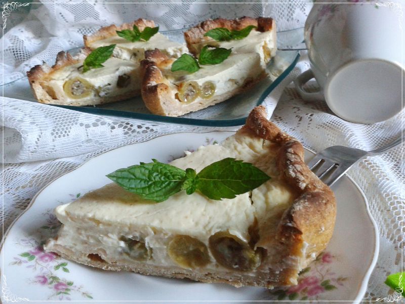 Tarta z kokosowym jogurtem i agrestem w wersji lig