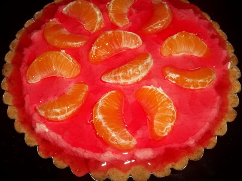 Tarta z kremem i mandarynkami