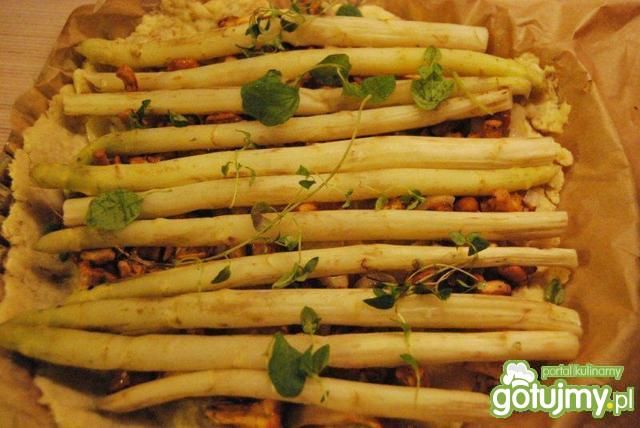 Tarta z kurkami i szparagami Tarta z kurkami i szparagami