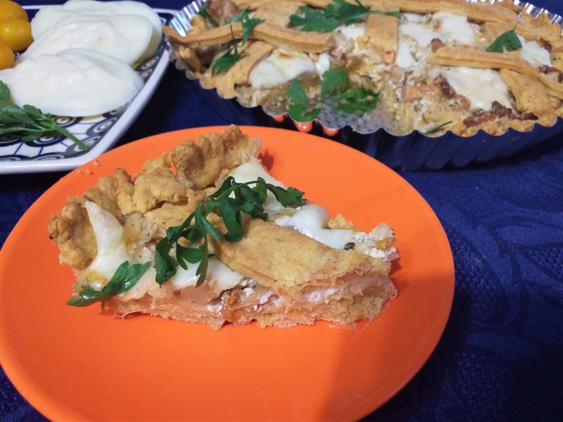 Tarta z kurkami, śmietaną i oscypkiem