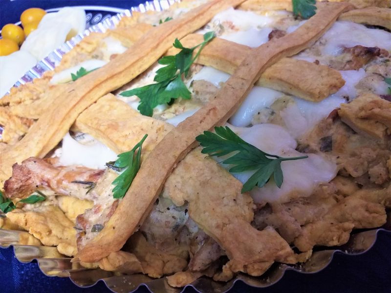 Tarta z kurkami, śmietaną i oscypkiem