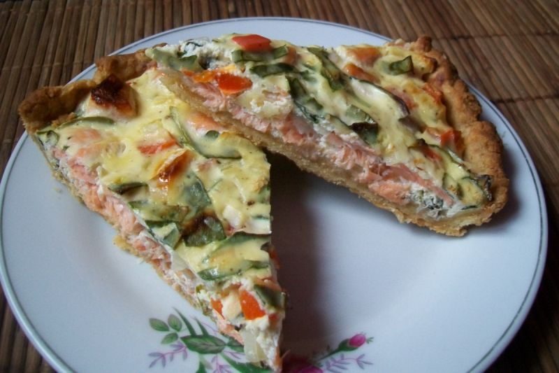 Tarta z łososiem i szpinakiem