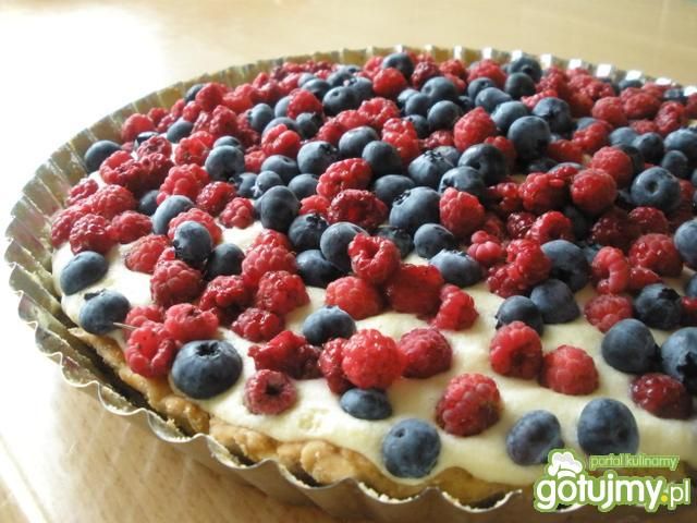 Tarta z malinami i borówką Tarta z malinami i borówką