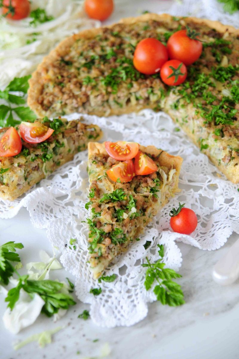 Tarta z młodą kapustą