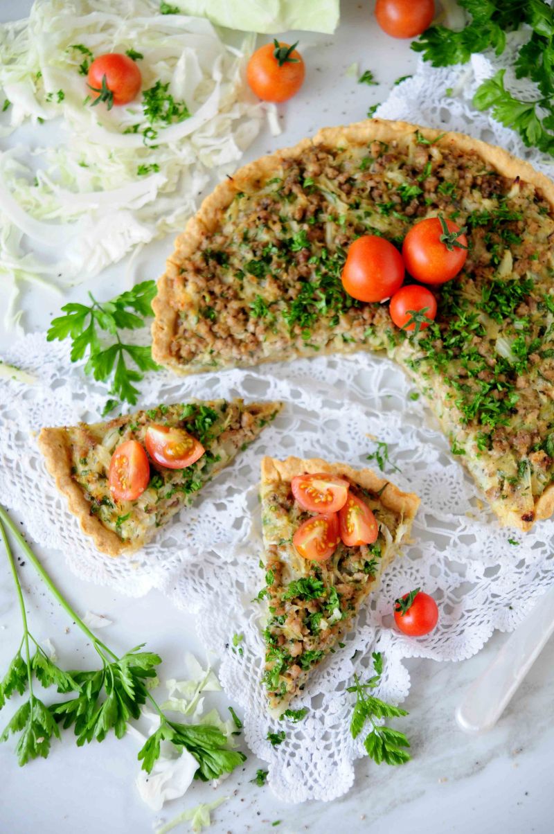 Tarta z młodą kapustą