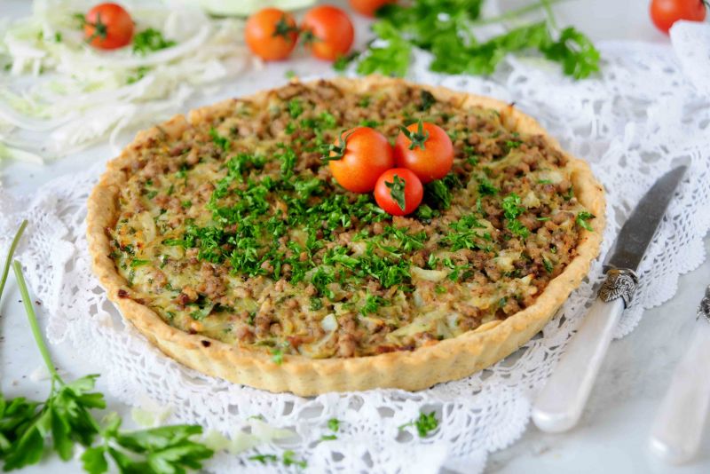 Tarta z młodą kapustą