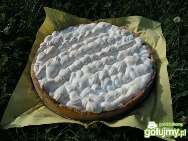 Tarta z musem rabarbarowym i bezą Tarta z musem rabarbarowym i bezą