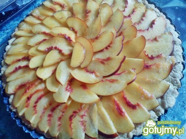 Tarta z nektarynkami i budyniem  Tarta z nektarynkami i budyniem