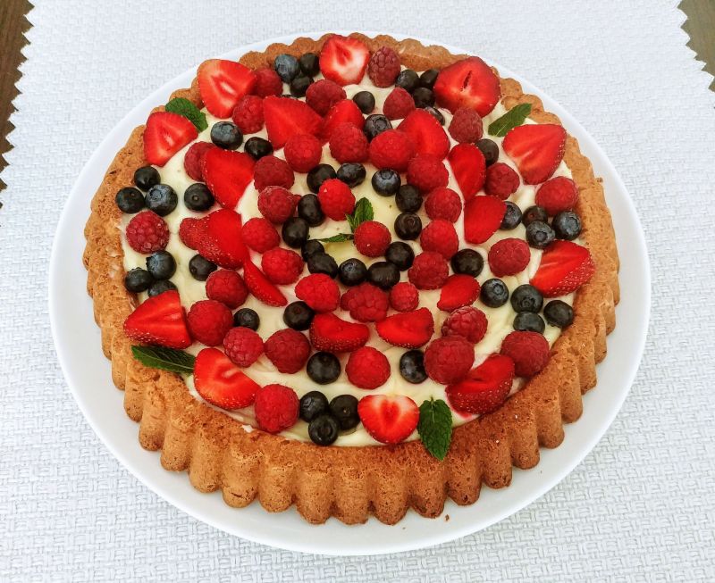 Tarta z owocami lata