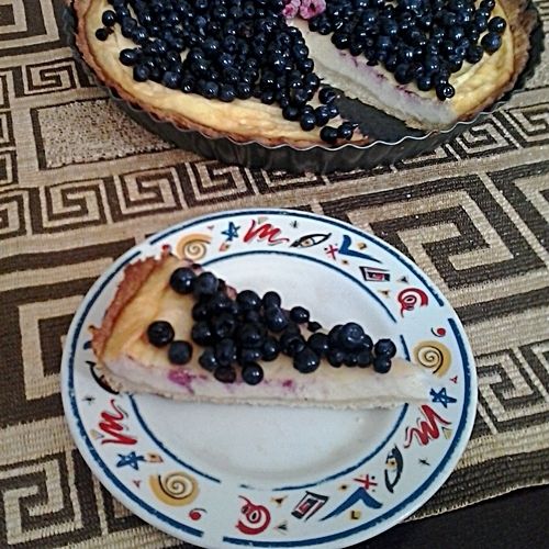 Tarta z pieczonym jogurtem i jagodami  Tarta z pieczonym jogurtem i jagodami