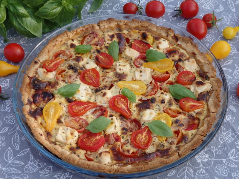 Tarta z pomidorkami i fetą