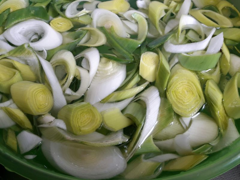 Tarta z porem i łososiem 