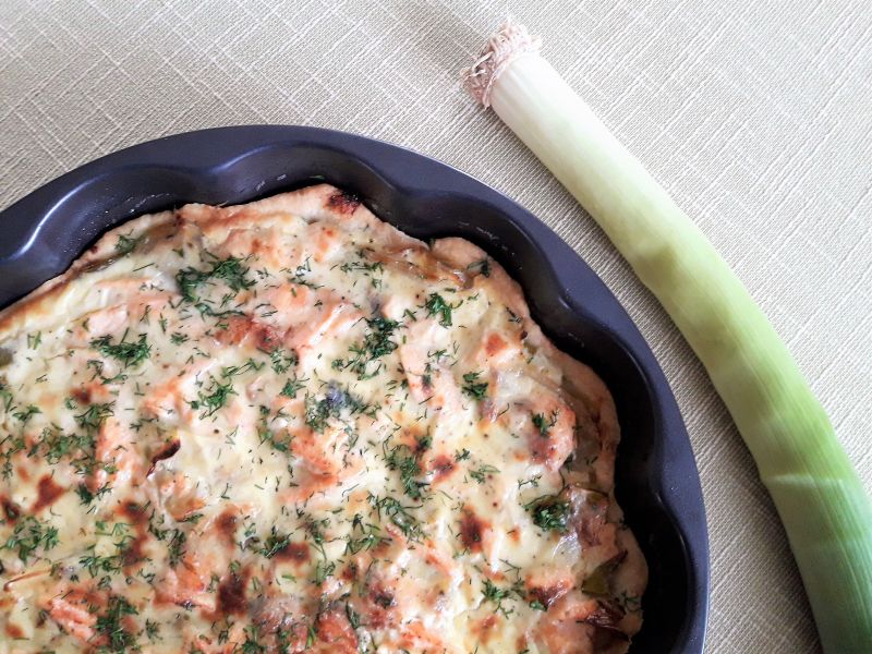 Tarta z porem i łososiem 