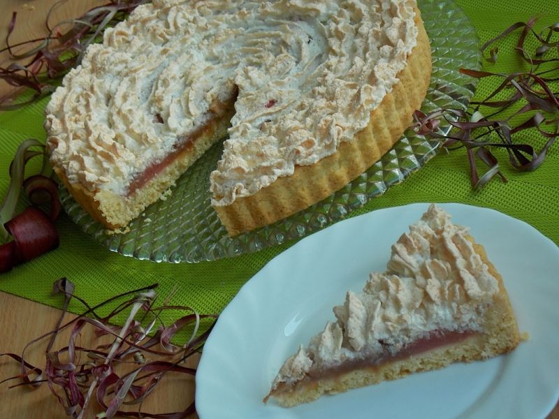 Tarta z rabarbarem i kokosową bezą  Tarta z rabarbarem i kokosową bezą