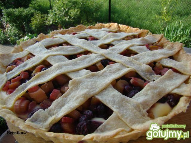 Tarta z rabarbarem i owocami