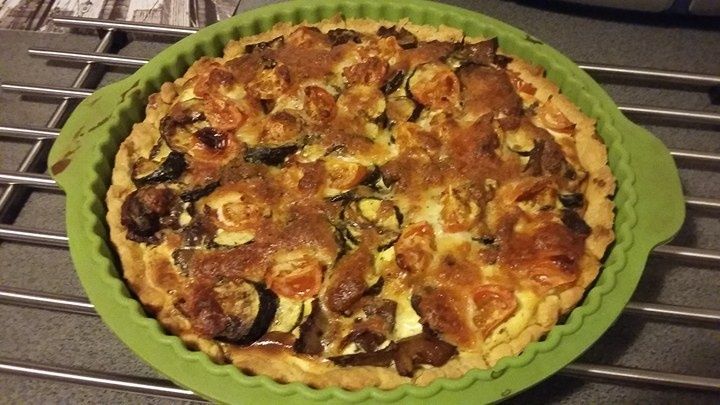 Tarta z rydzami,cukinią i pomidorkami koktajlowymi