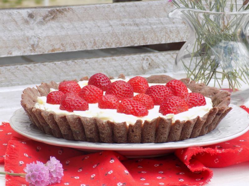 Tarta z serkiem mascarpone i truskawkami Tarta z serkiem mascarpone i truskawkami