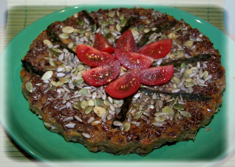 Tarta z soczewicy z szparagami i ziarnami Tarta z soczewicy z szparagami i ziarnami