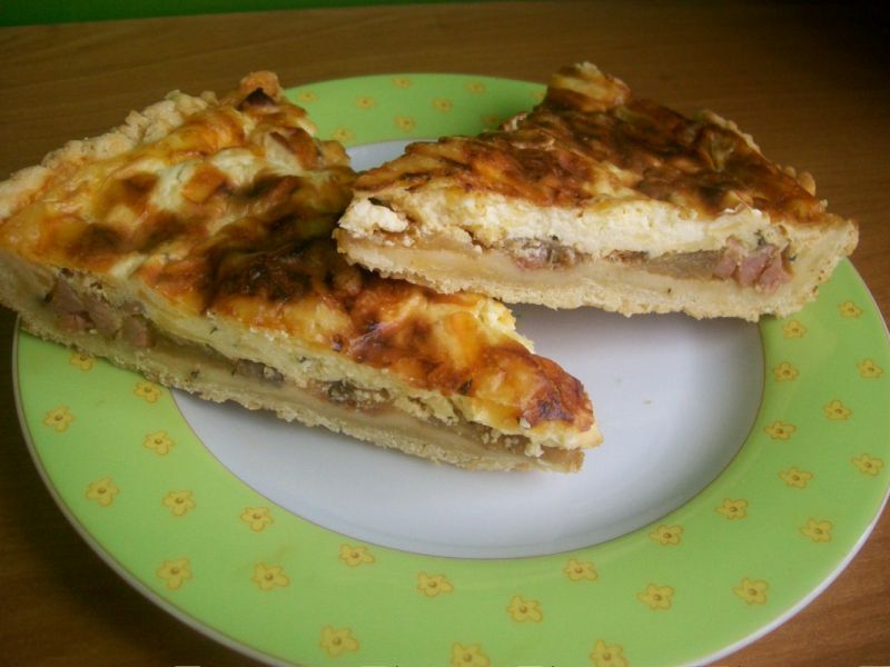 Tarta z szynką i jabłkami