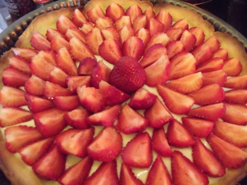 Tarta z truskawkami i budyniem