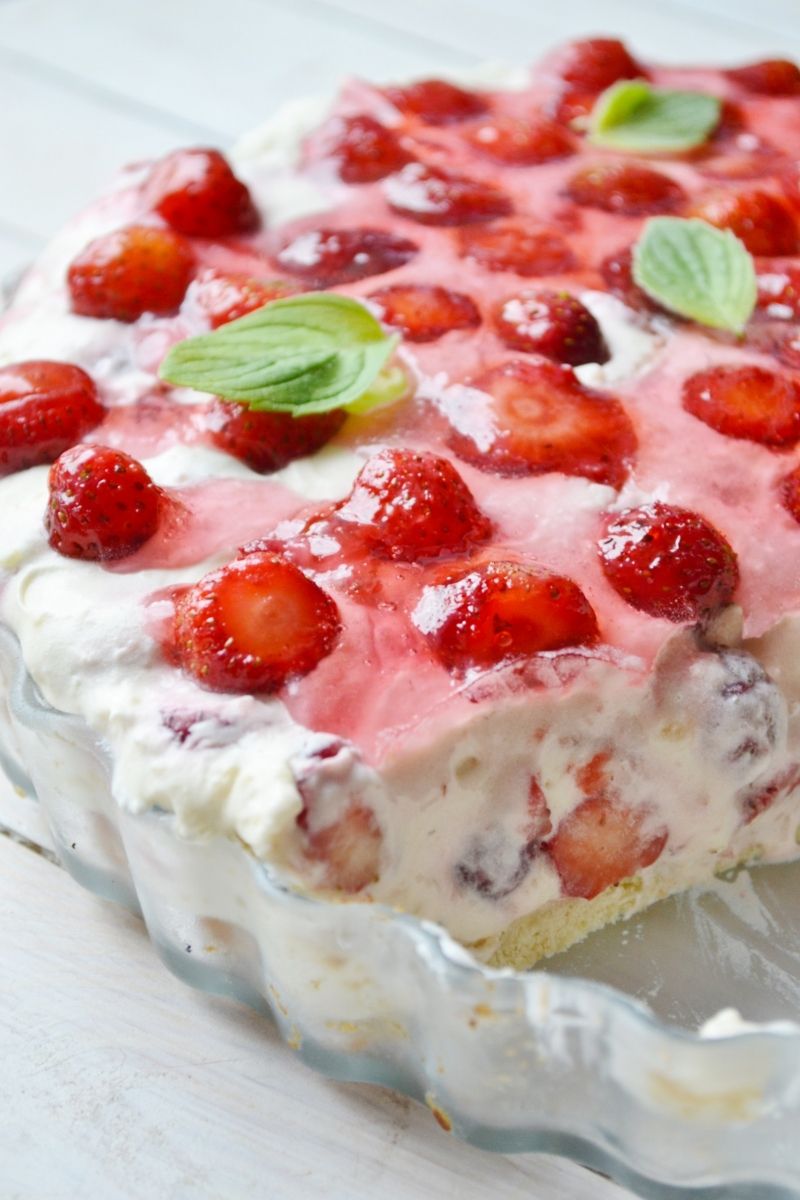 Tarta z truskawkami i masą budyniową Tarta z truskawkami i masą budyniową