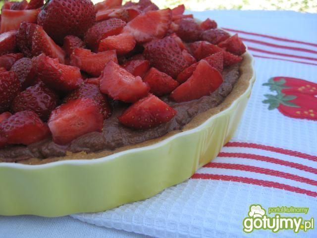 Tarta z truskawkami i musem czekoladowym Tarta z truskawkami i musem czekoladowym