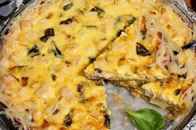 Tarta z żółtym serem, szynką i roszponką Tarta z żółtym serem, szynką i roszponką