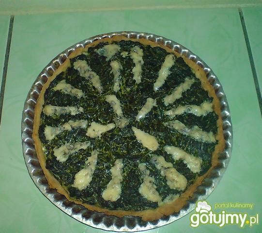 tarta za szpinakiem i serem pleśniowym