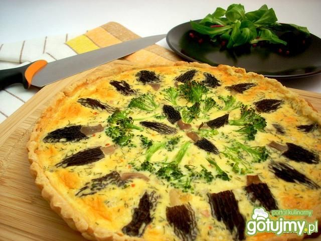 Tarta ze smardzami i brokułem  Tarta ze smardzami i brokułem