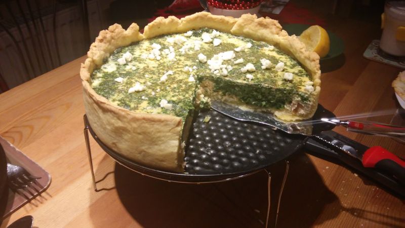 Tarta ze szpinakiem i łososiem