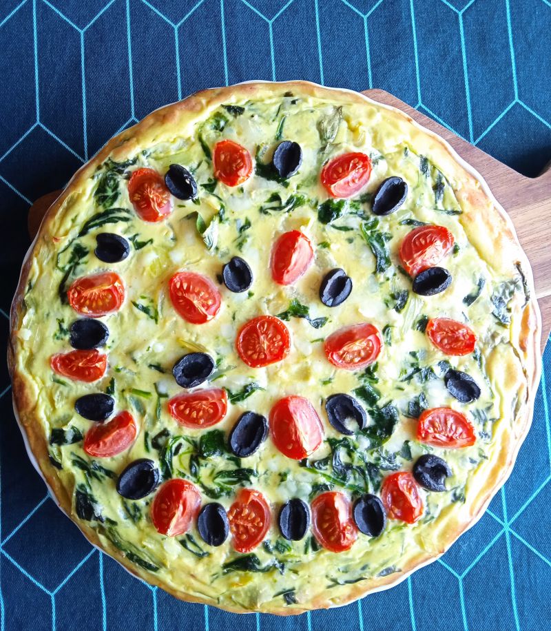 Tarta ze szpinakiem na jaglanym spodzie Tarta ze szpinakiem na jaglanym spodzie
