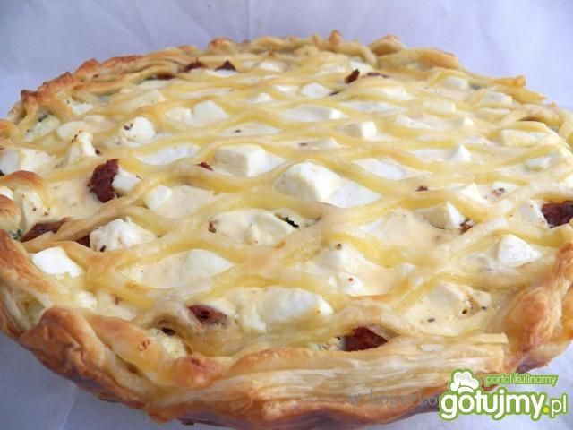 Tarta ze szpinakiem, pomidorami i serem