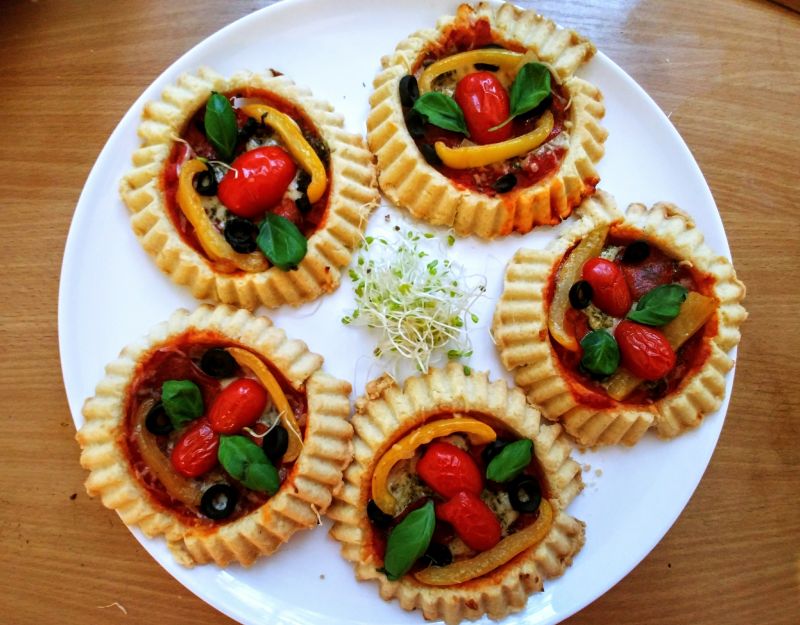Tartaletki a'la pizza Tartaletki a'la pizza
