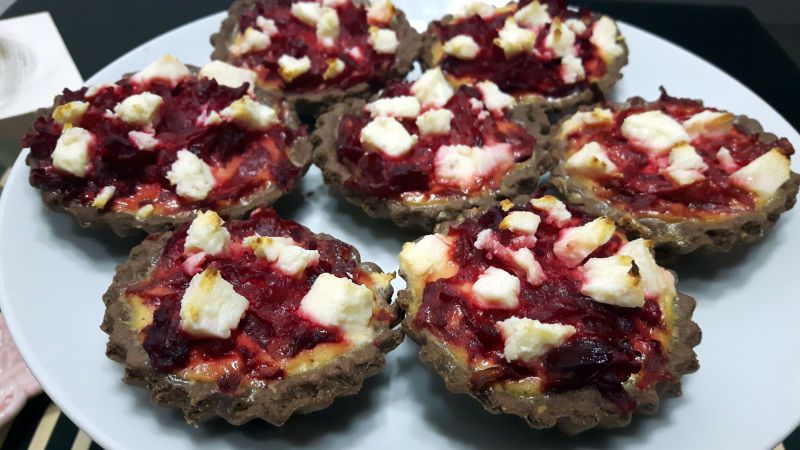 Tartaletki buraczkowe z fetą Tartaletki buraczkowe z fetą