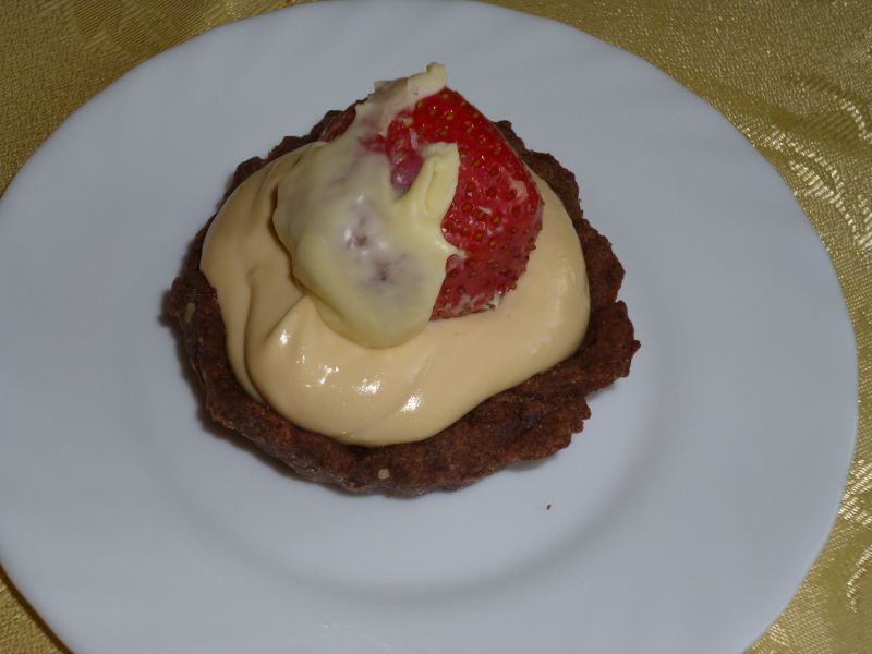 Tartaletki kawowe z truskawkami